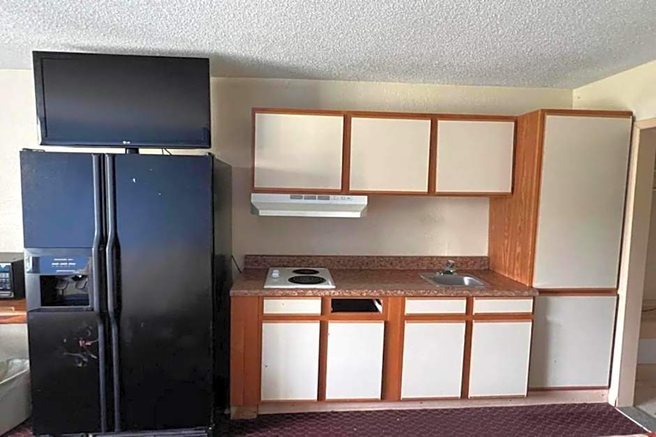 Super Inn & Suites by OYO Milledgeville