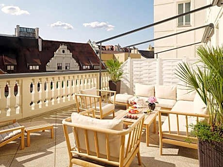 Junior Terrace Suite