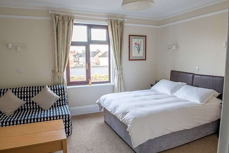 Toothbrush Rooms at Lattice Lodge - Guest Kitchen & EV Recharging