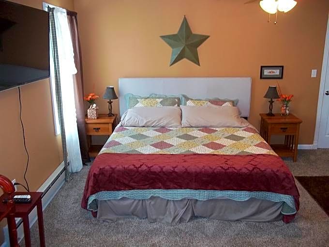 Tin Brook Bed & Breakfast