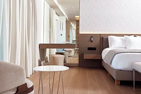 Suite with Hot Tub