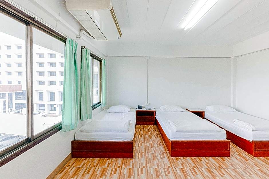 River Hotel The Budget