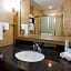 Holiday Inn Express and Suites Rochester West-Medical Center By IHG