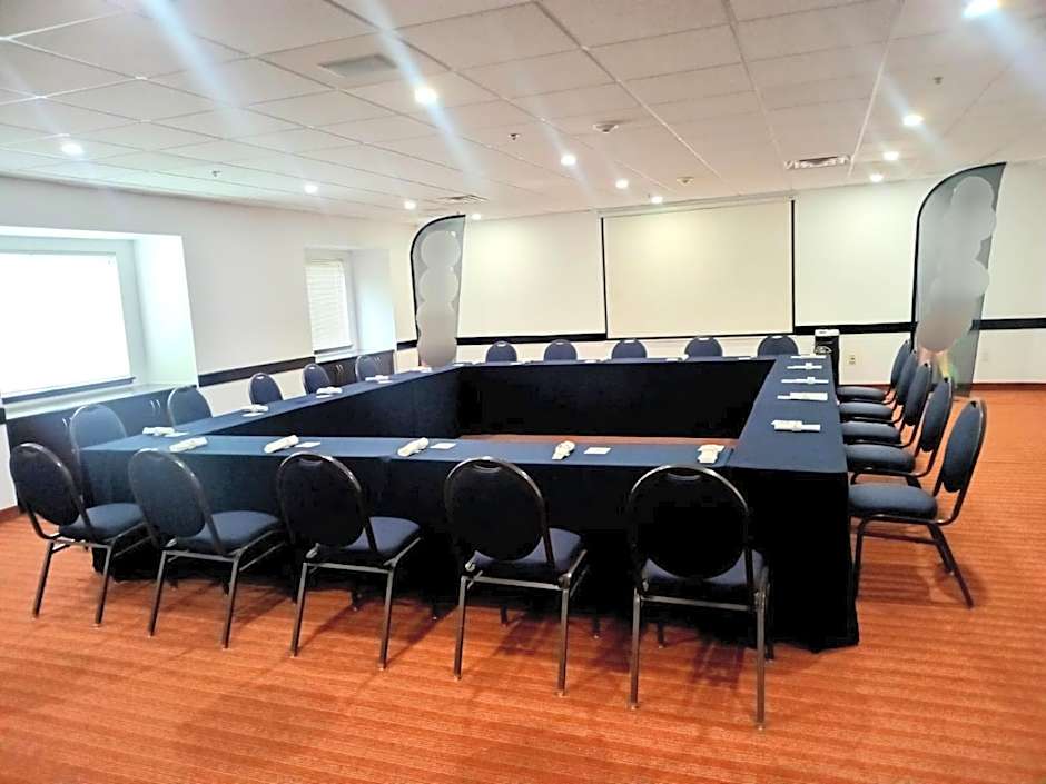 Microtel Inn & Suites By Wyndham Toluca