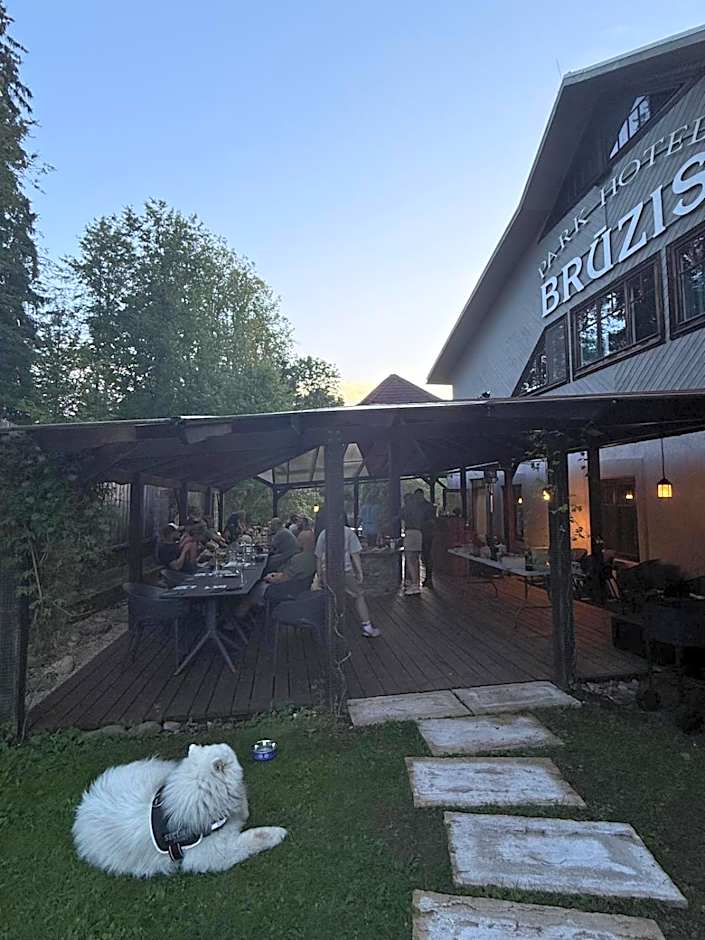 Park Hotel Brūzis