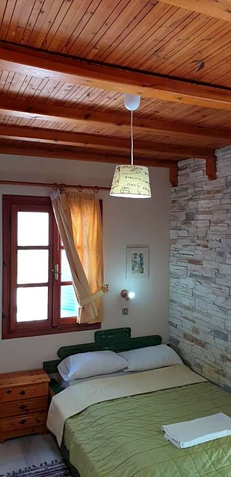 EVI Studios & Apartments