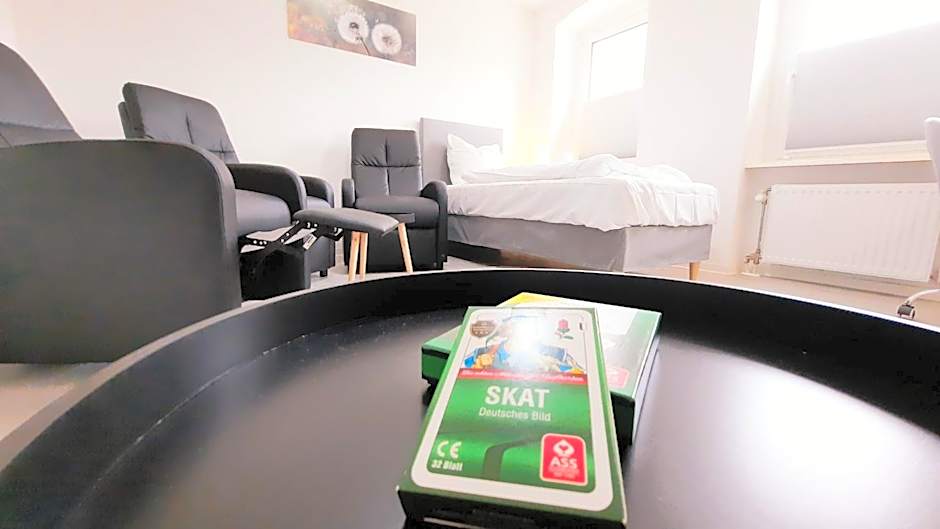 Gemütliche Unterkünfte für längeren Aufenthalt und Monteure inkl Balkon, Waschmaschine, WiFi, Küche und Parkplatz