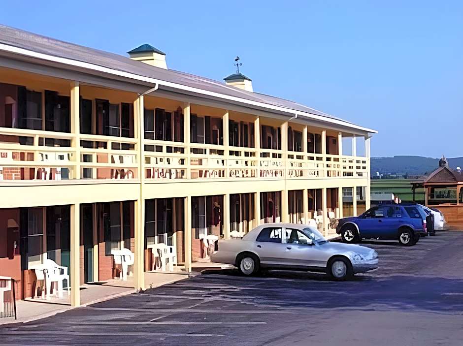 Harvest Drive Family Inn - Renovated Rooms