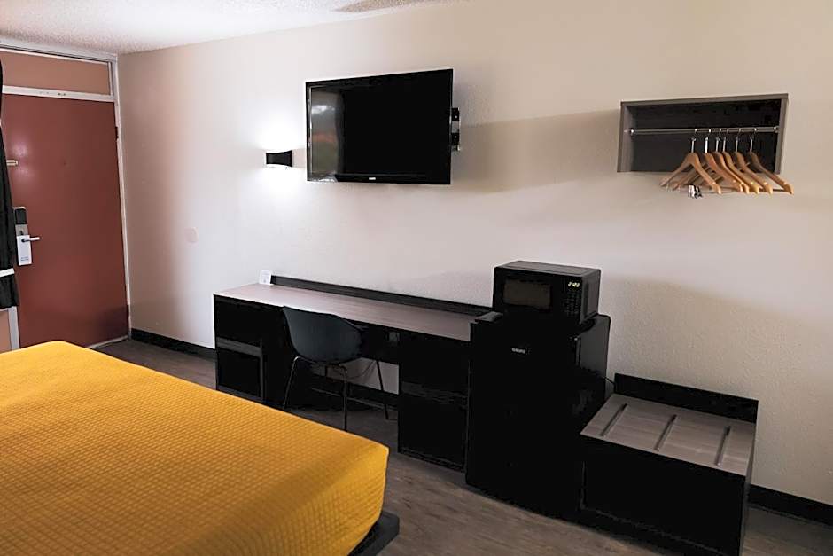 Express Inn & Suites
