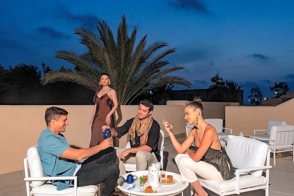 JAZ Neo Almazino, Almaza Bay