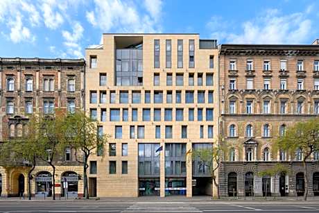 Akeah Verdi Budapest