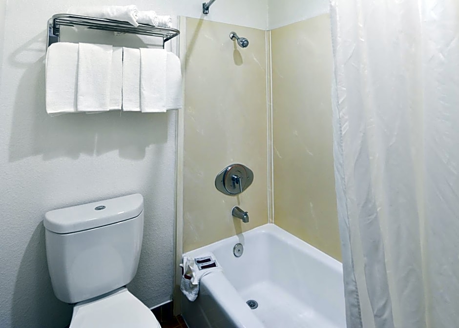 Hollywood Inn Express South