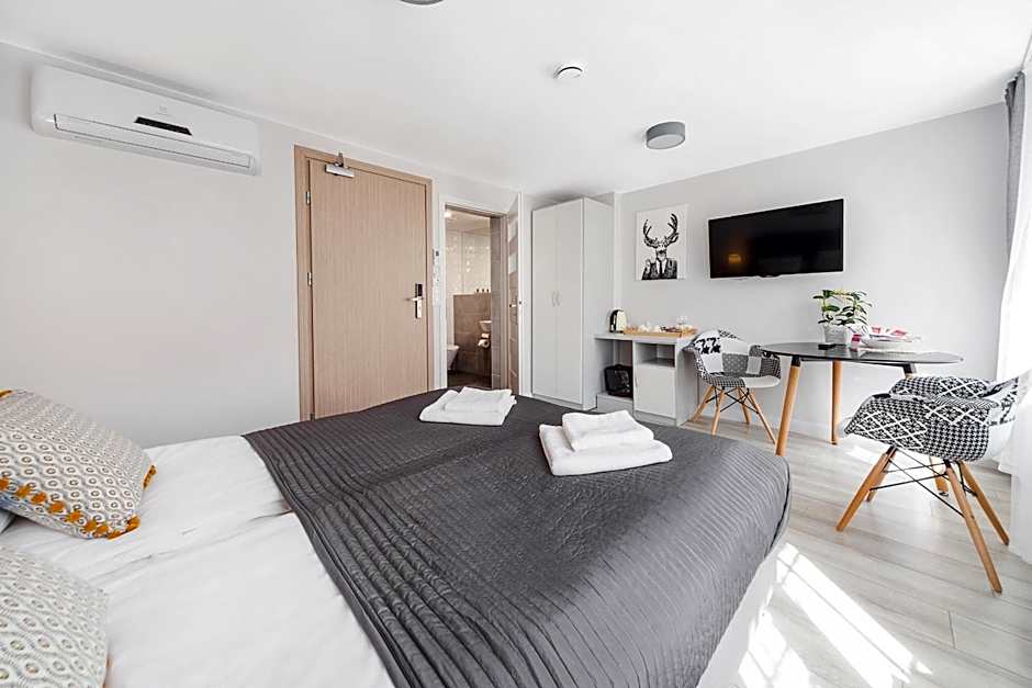 Six Suites, Old Town