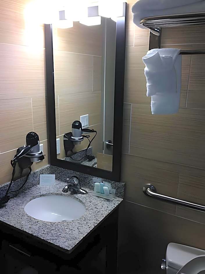 Days Inn by Wyndham Brooklyn Borough Park