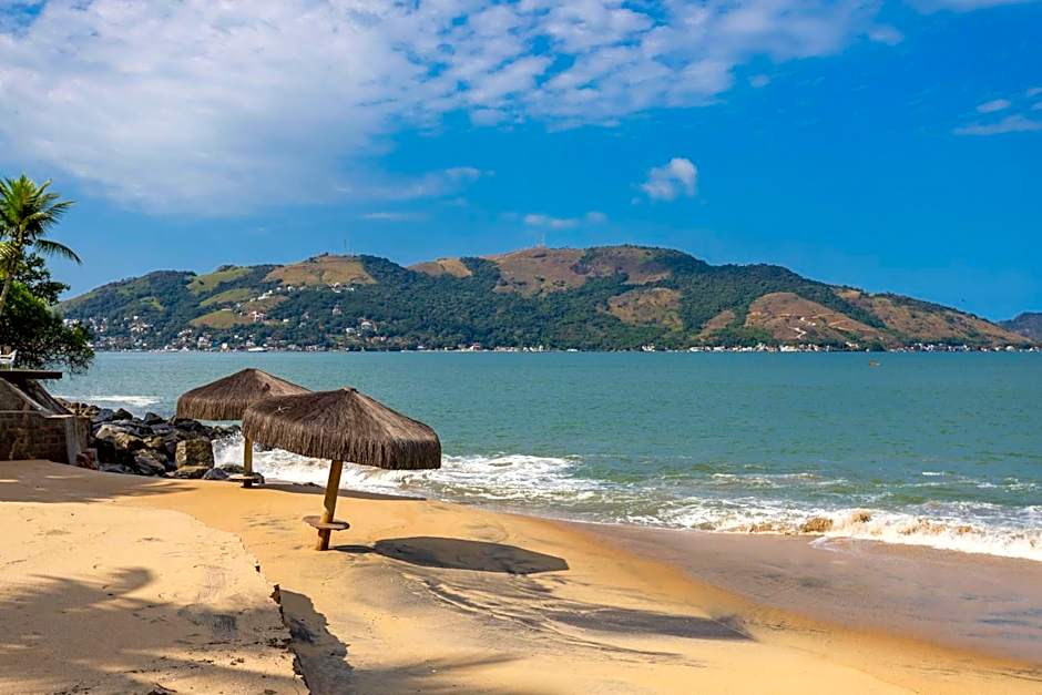 Casa com praia particular em Mangaratiba - Mangaratiba