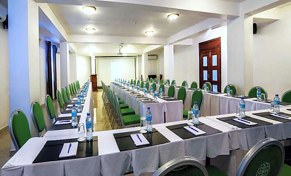 Maru Maru Hotel