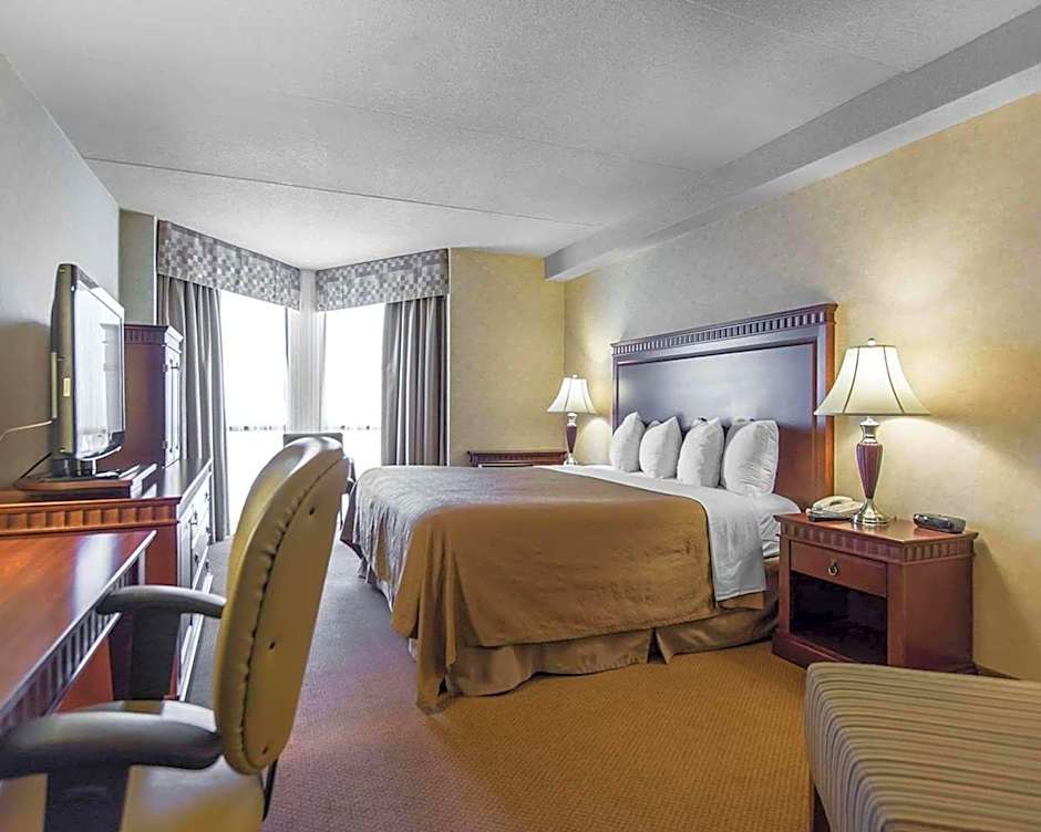 Quality Inn & Suites Bay Front