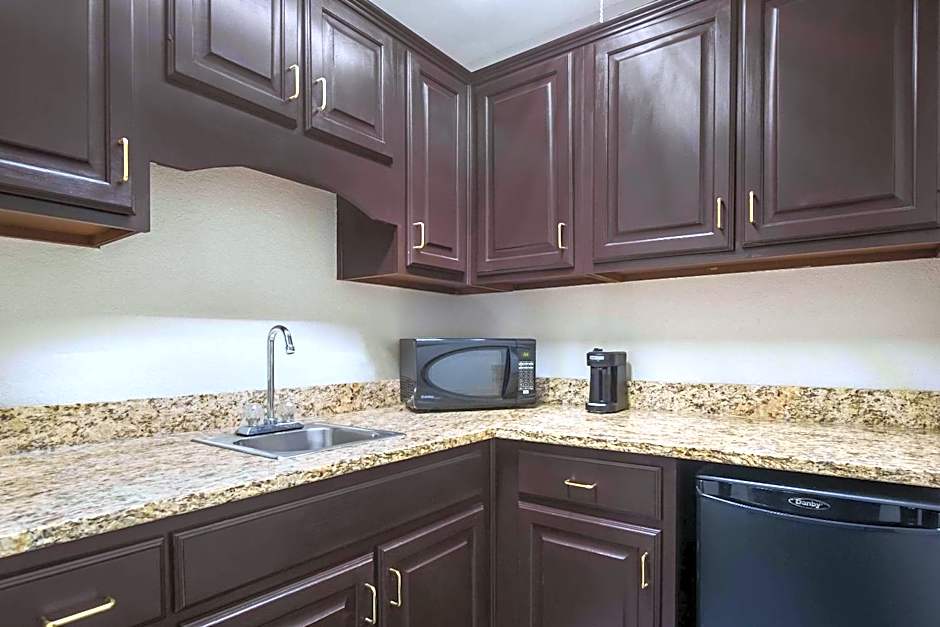 Clarion Pointe Harrodsburg-Danville