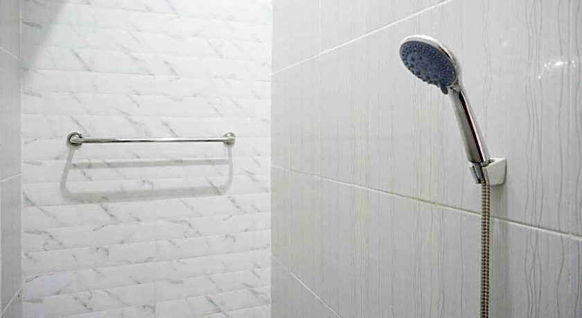 RedDoorz @ Kawasan Industri Candi Semarang