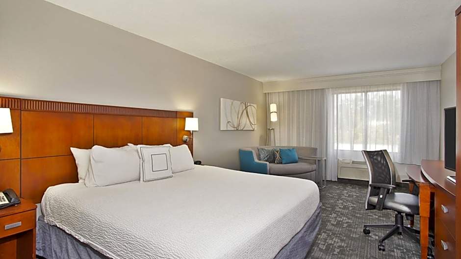 Courtyard by Marriott Gulfport Beachfront