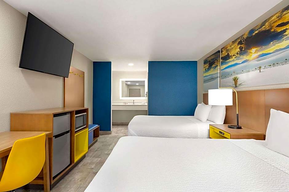 Days Inn by Wyndham Ruidoso Downs