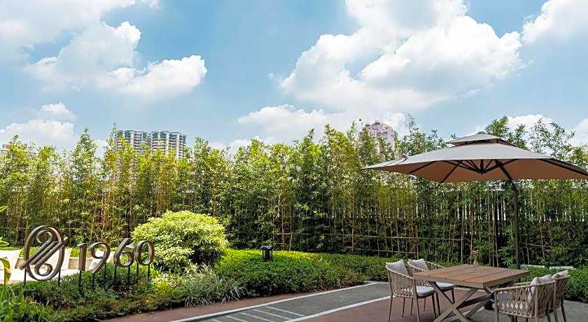 Yuexiu Hotel Guangzhou, Curio Collection by Hilton