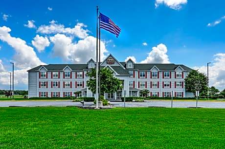 Lancaster Inn & Suites