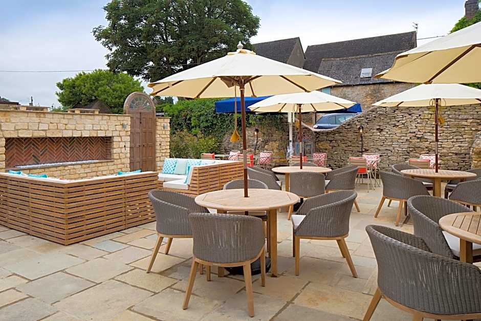 The Sheep on Sheep Street Hotel