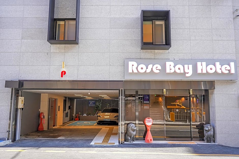 Rose Bay Hotel