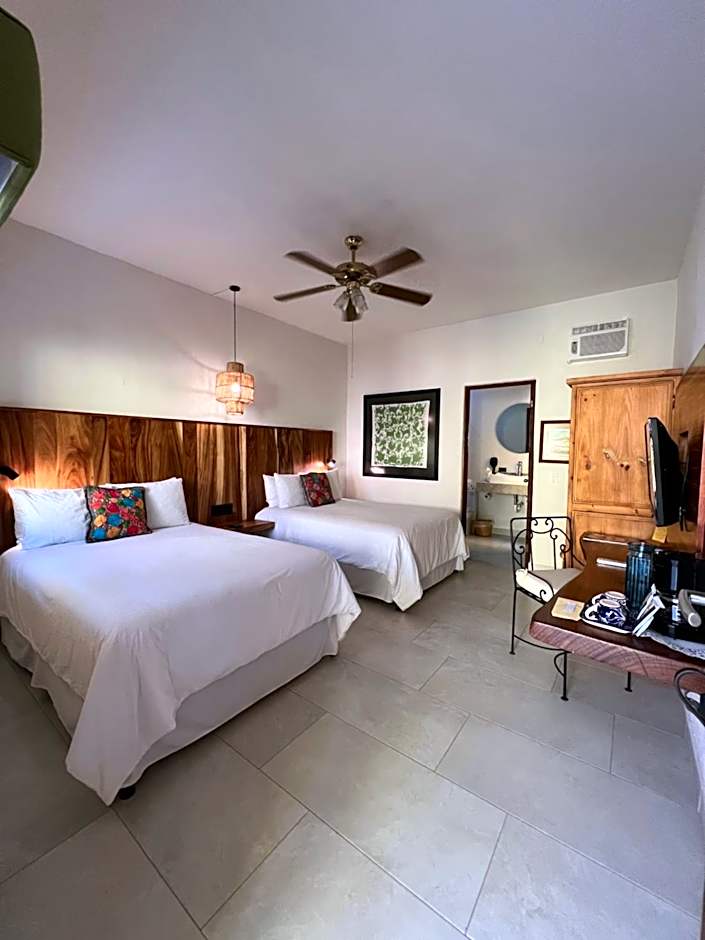 El Encanto Inn & Suites