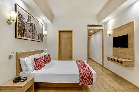 Executive Room with 15% Off on F&B, 02 pcs laundry, High tea with snacks, Happy Hours 1+1 IMFL, 02 Glass of Beer OR 2 - 30ml IMFL liquor & Late Check-Out by 02 hours Subject to availability