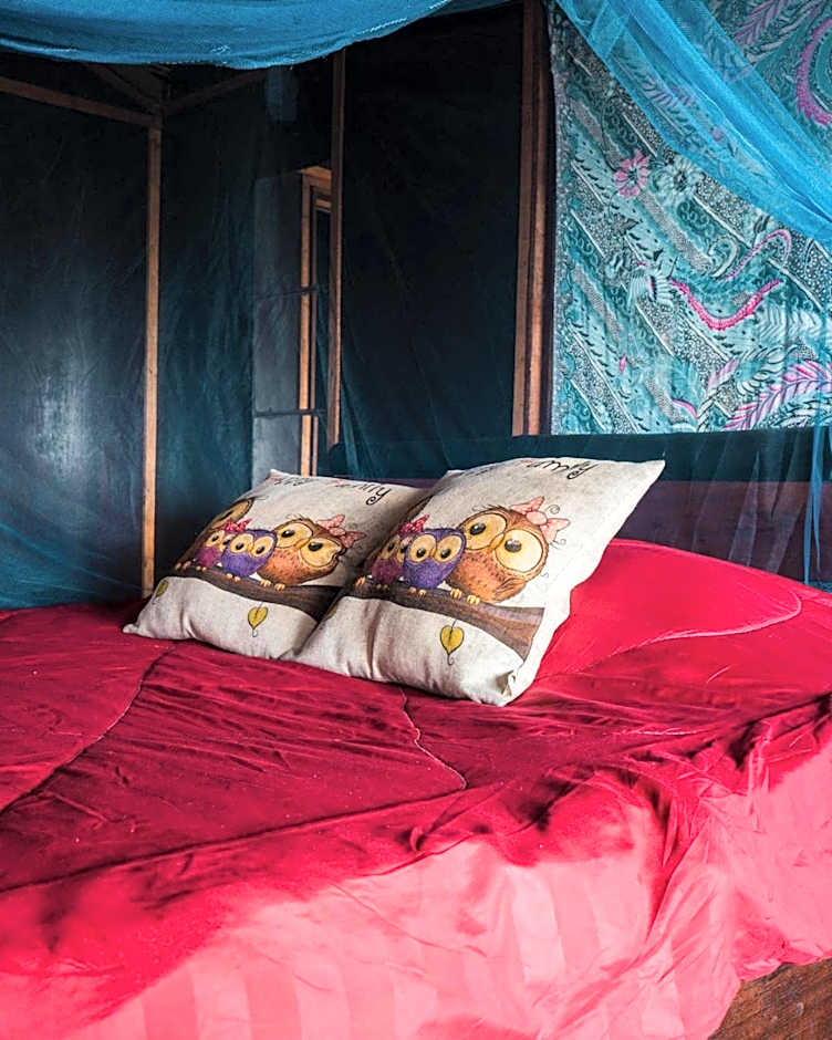 Beachfront Hut Upstairs Astra - Beach Shack Chalet