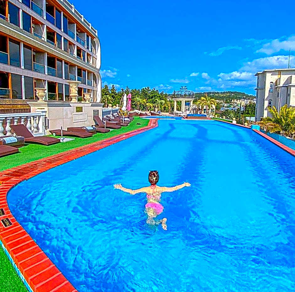 GoldOne Hotel & Suites