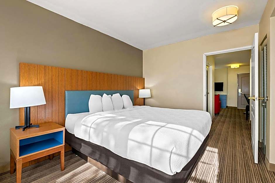 Country Inn & Suites by Radisson, Red Wing, MN