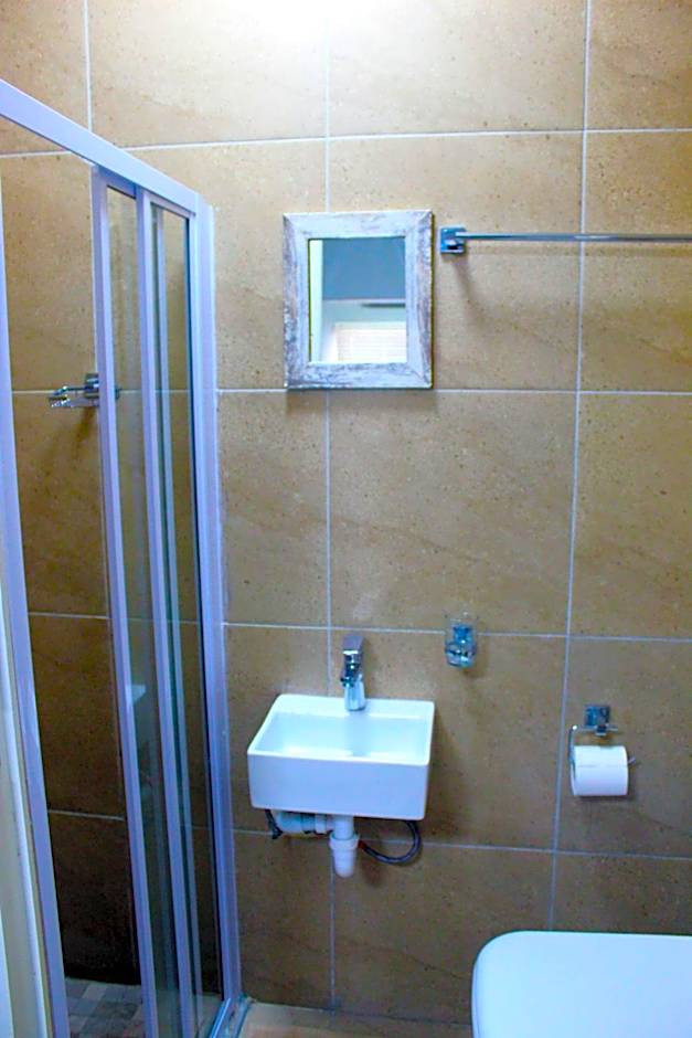 103onWallace Self Catering Guest House