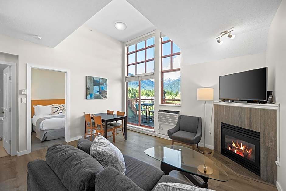 Alpenglow Lodge Junior Penthouse by MVA