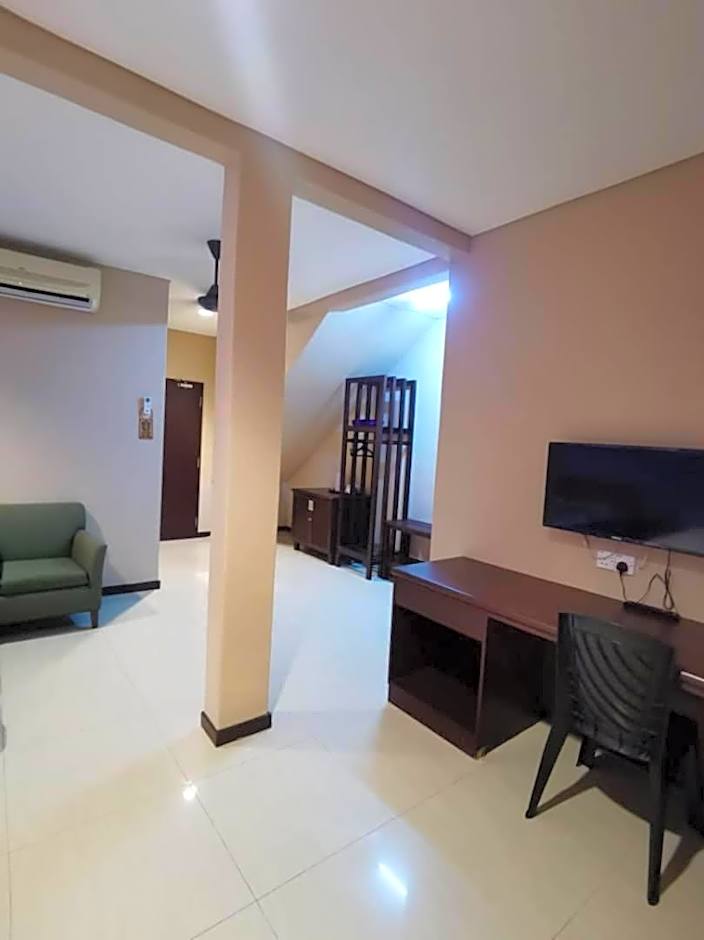 OYO 90883 Pavilion Inn Hotel