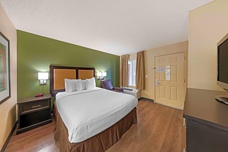 Queen studio with 1 Queen Bed - Disability Access/Non-Smoking