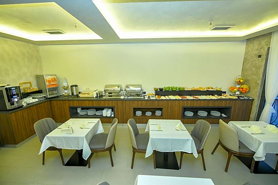 Hotel Lazaro
