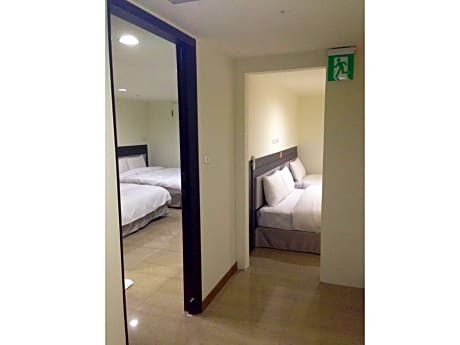 Family Room for 6 People