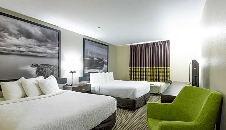 Super 8 by Wyndham Truro NS