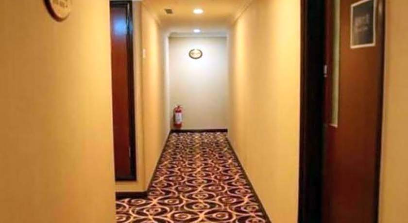 Grand Harbour Hotel