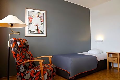 Single Room with Spa Access