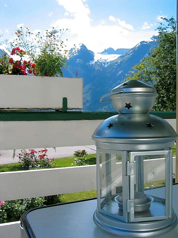 Hjelle Hotel