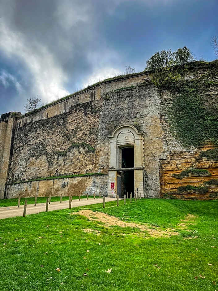 Hotel Le Chateau Fort De Sedan