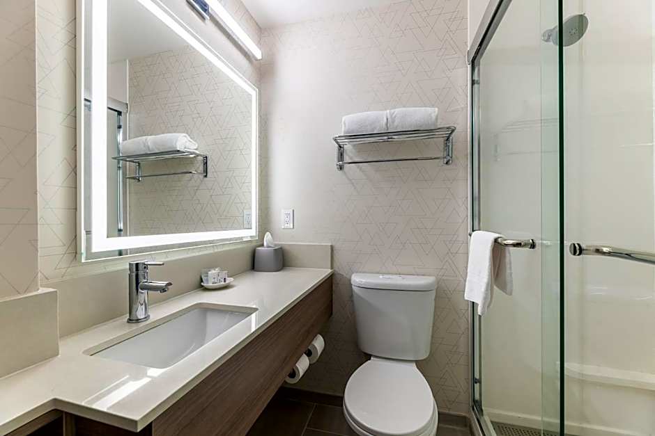 Holiday Inn Express Van Nuys By IHG