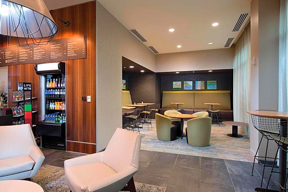 Courtyard by Marriott Atlanta Alpharetta/Avalon Area