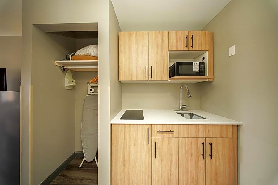 Super 8 by Wyndham Kingston