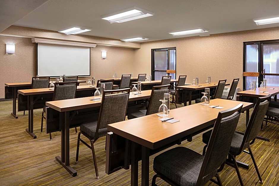 Courtyard by Marriott Las Vegas Convention Center