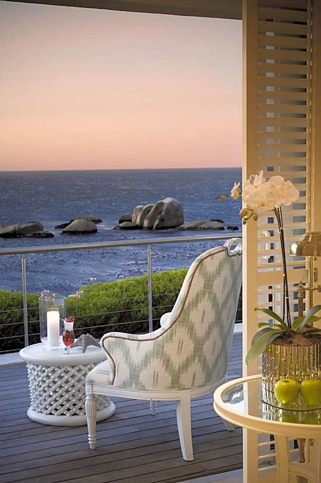 Twelve Apostles Hotel & Spa